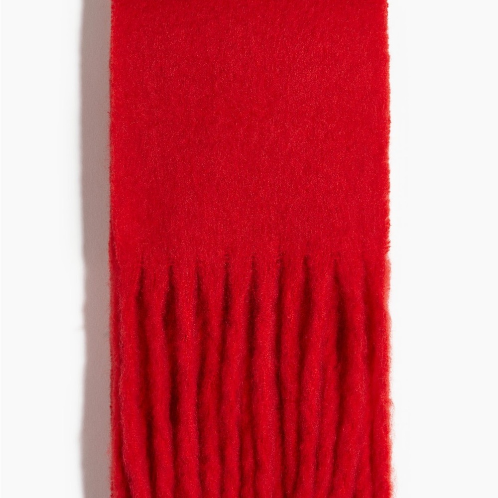 Red scarf - Picture 2 of 2